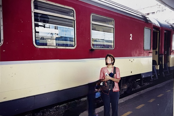 20年以上前の世界一周クルーズで訪れた、モロッコの電車（モロッコ国鉄）の前で撮った写真