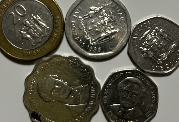 20年以上前の世界一周クルーズで訪れた、ジャマイカでもらったおつりの硬貨